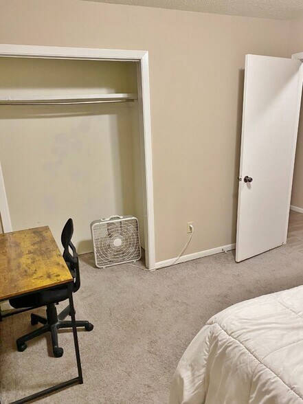 More Photos Of 300 Main St, Sherwood Apartments For Sale