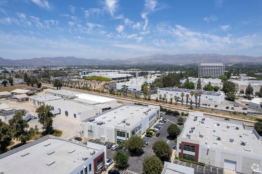 More Photos Of 19855-19859 Nordhoff St, Northridge Manufacturing For Sale