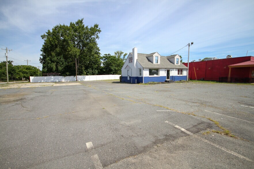 More Photos Of 1909 Cherry Rd, Rock Hill Office For Sale