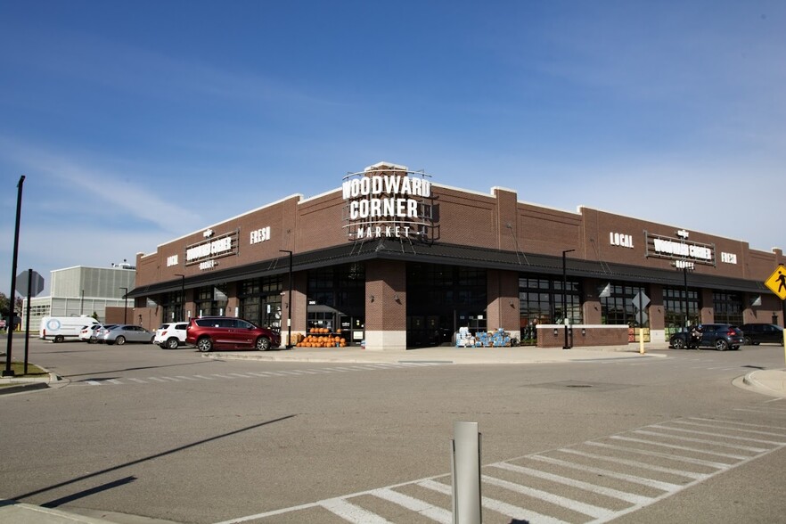 Primary Photo Of Woodward Cor, Royal Oak Storefront For Lease