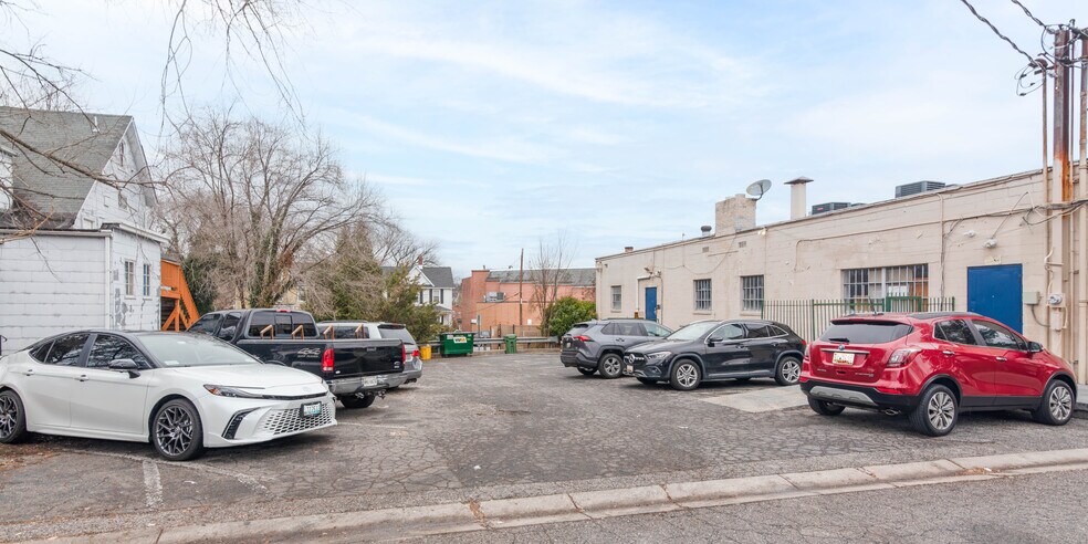 More Photos Of 5900 York Rd, Baltimore Storefront Retail Office For Sale