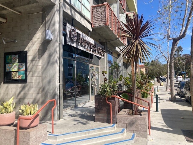 More Photos Of 175 S Ventura Ave, Ventura Apartments For Lease
