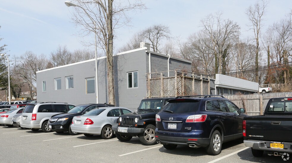 More Photos Of 104 Bellerose Ave, East Northport Flex For Lease