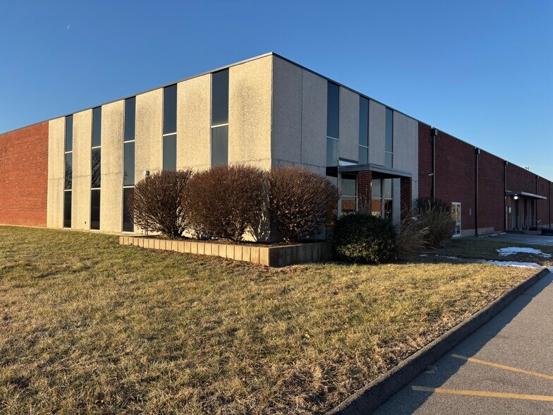 More Photos Of 2441-2445 Northline Industrial Blvd, Maryland Heights Warehouse For Sale