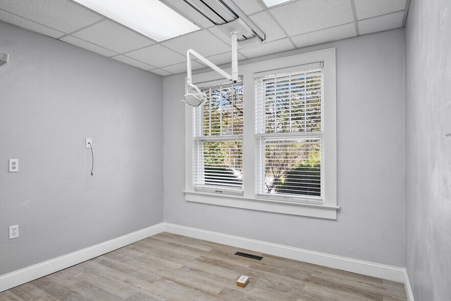 More Photos Of 614 S Main St, Blacksburg Medical For Sale