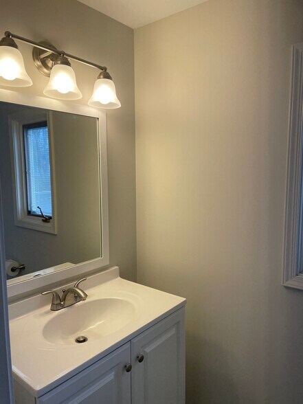 More Photos Of 252 W Swamp Rd, Doylestown Office For Lease