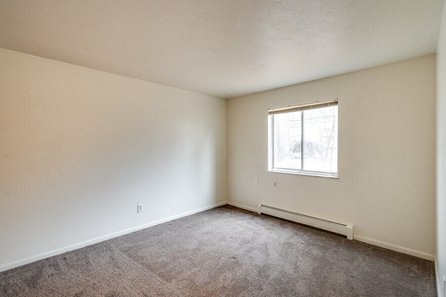 More Photos Of 2615 Ellet Ave, Akron Apartments For Sale