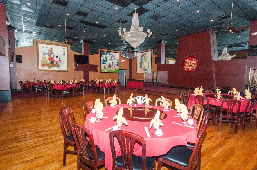 More Photos Of 1069 State Route 18, East Brunswick Restaurant For Sale