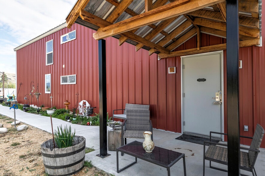 More Photos Of 125 & 139 Hannon Ln, Darby Restaurant For Sale