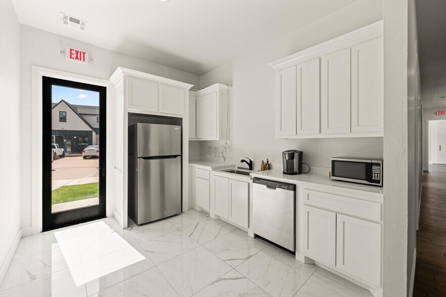 More Photos Of 3165 N Sooner Rd, Edmond Office For Sale