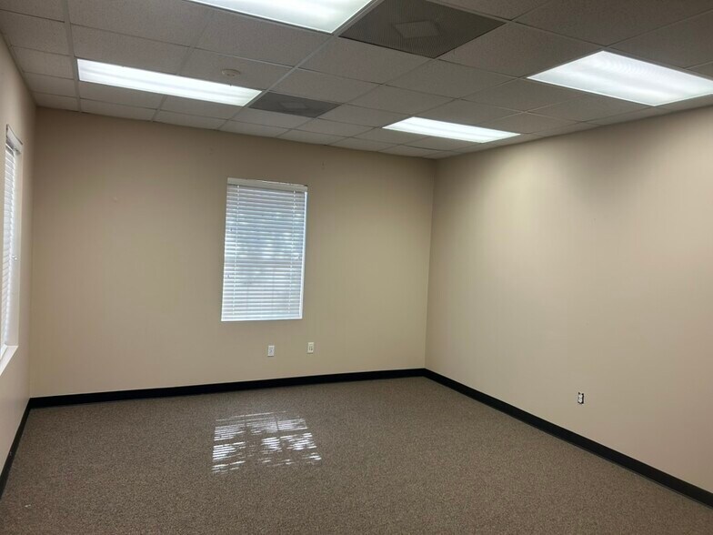 More Photos Of 203 N Railroad Ave, Pflugerville Office For Lease