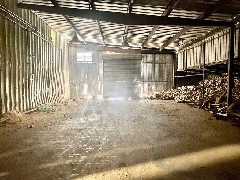 More Photos Of 422 Bay St, Heidelberg Manufacturing For Lease