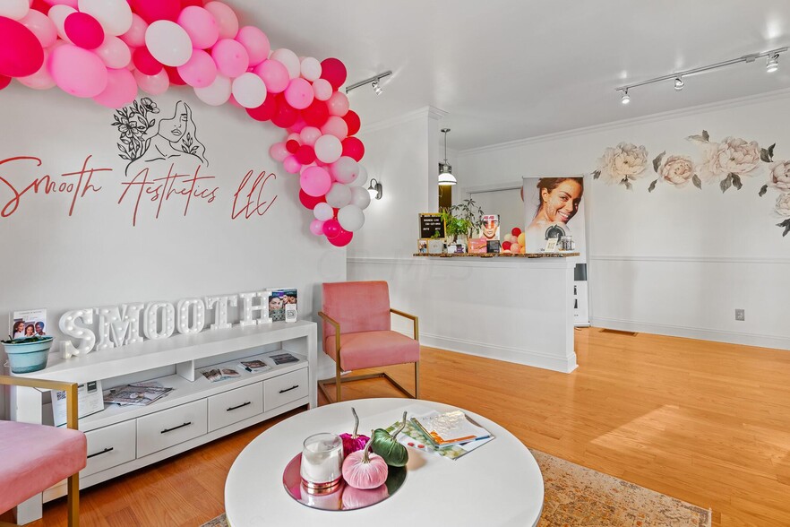 More Photos Of 1550 Lewis Center Rd, Lewis Center Freestanding For Sale