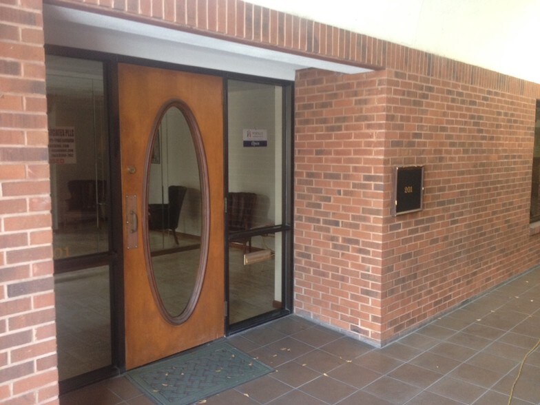 More Photos Of 1001 E Baker St, Plant City Medical For Lease