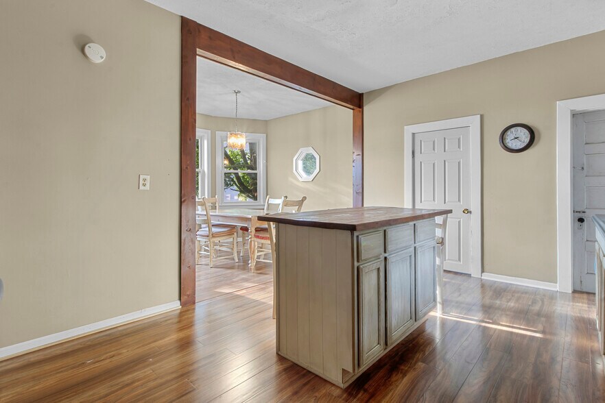 More Photos Of 5189 W 600 N, McCordsville Medical For Sale