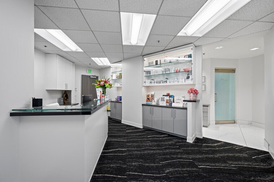 More Photos Of 20311 Birch St, Newport Beach Medical For Lease