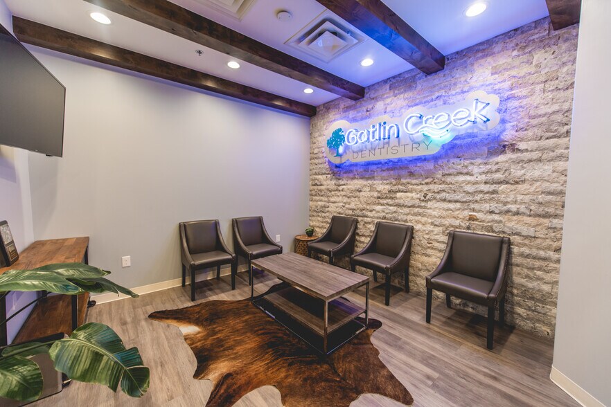 More Photos Of 13830 Sawyer Ranch Rd, Dripping Springs Medical For Lease