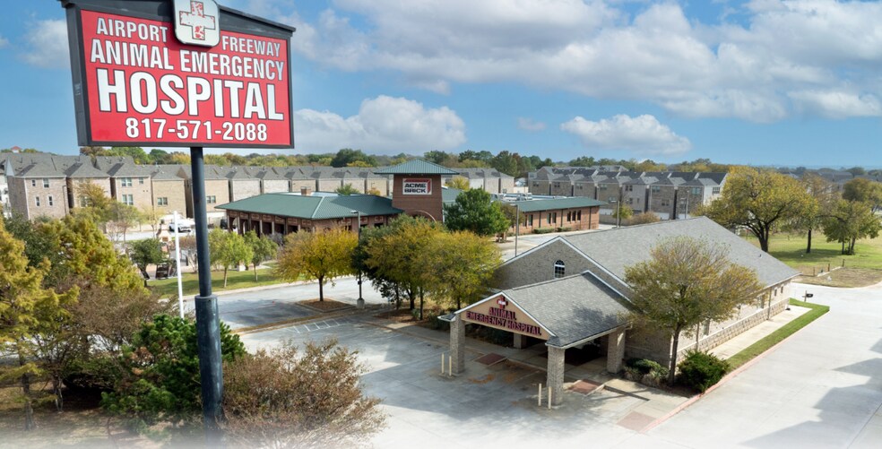 Primary Photo Of 833 W Airport Fwy, Euless Veterinarian Kennel For Sale