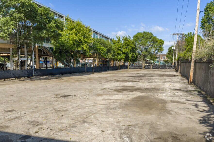 More Photos Of 5144 W Lake St, Chicago Land For Lease