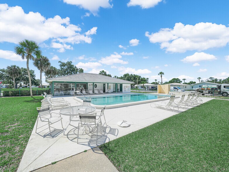More Photos Of 601 Imperial blvd, Lakeland Specialty For Sale