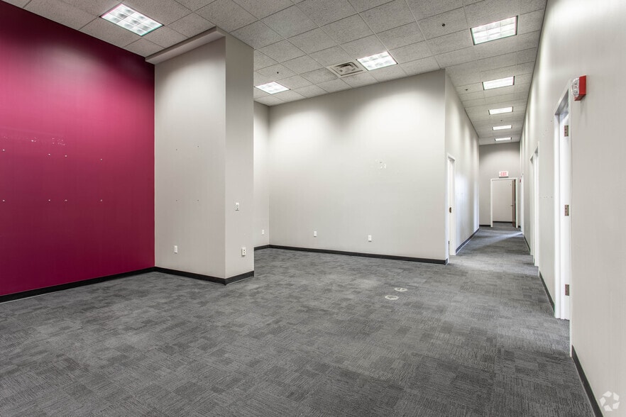 More Photos Of 3 Easton Oval, Columbus Office For Sale