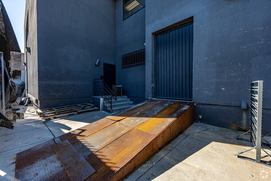 More Photos Of 6746 Valjean Ave, Van Nuys Loft Creative Space For Sale