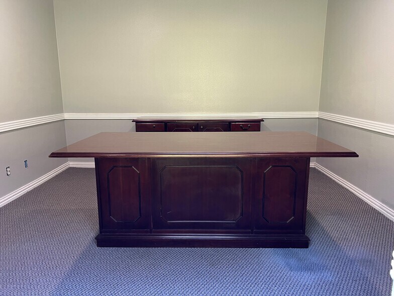 More Photos Of 15632 State Highway 110 S, Whitehouse Medical For Lease