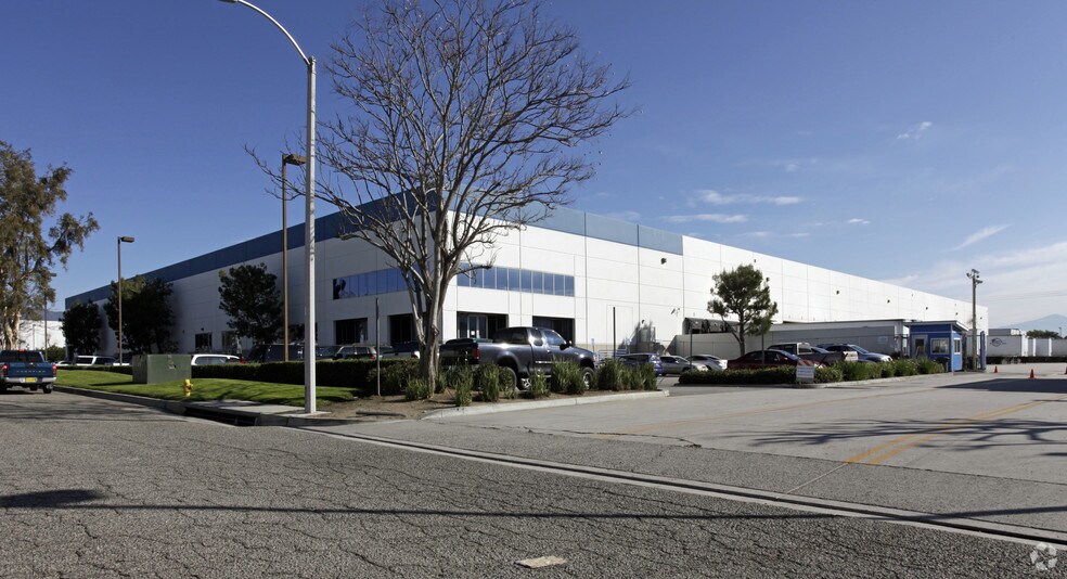Primary Photo Of 10613 Jasmine St, Fontana Distribution For Lease