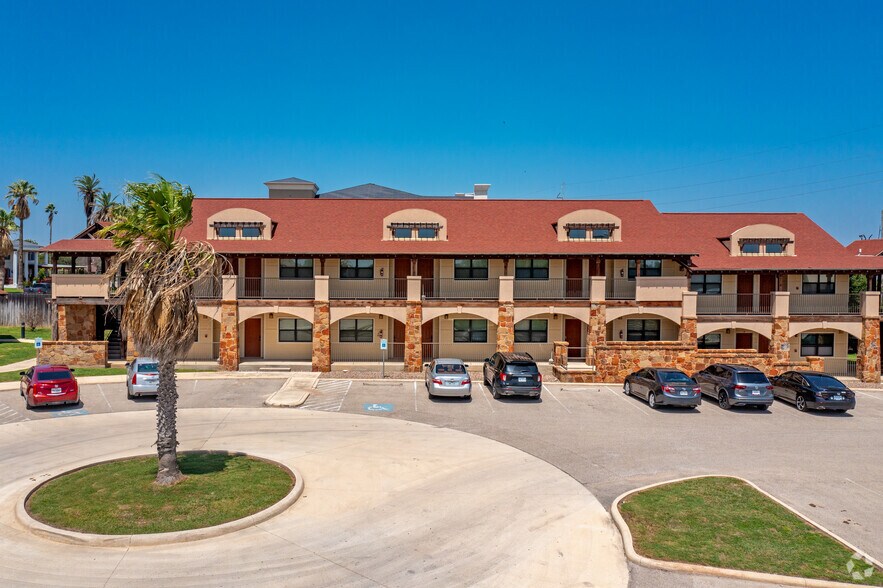 More Photos Of 2420 N 1st St, Carrizo Springs Apartments For Sale