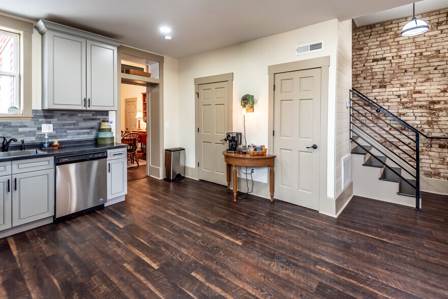 More Photos Of 320 N Mechanic St, Lebanon Multifamily For Sale