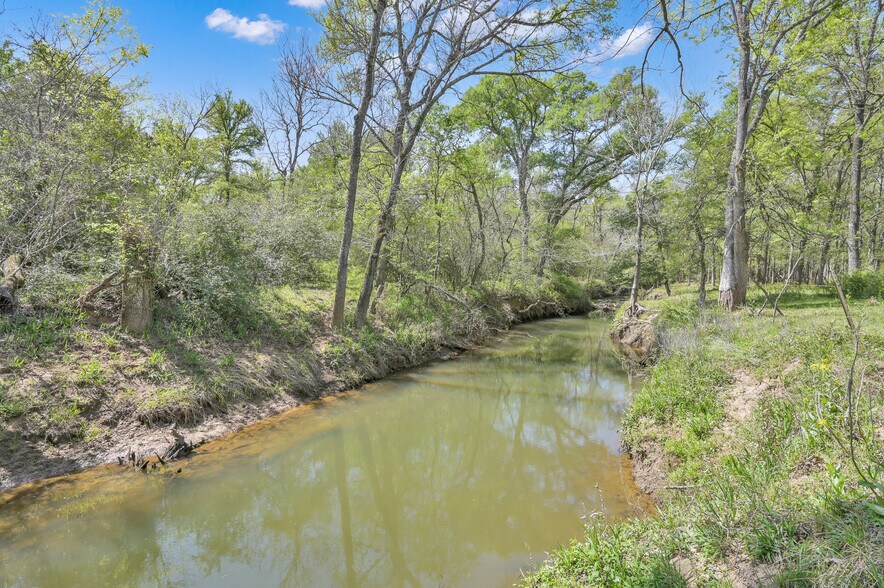 More Photos Of S Hickory Loop, Calvert Land For Sale