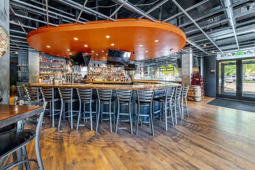 More Photos Of 700 Yampa, Steamboat Springs Restaurant For Sale