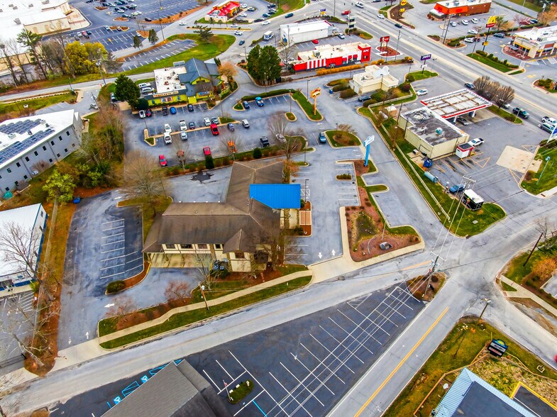 More Photos Of 101 Jack St, Hendersonville Bank For Sale