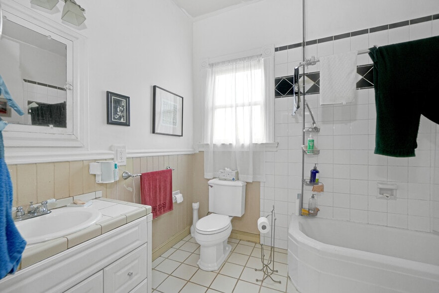 More Photos Of 742 B St, Hayward Restaurant For Sale