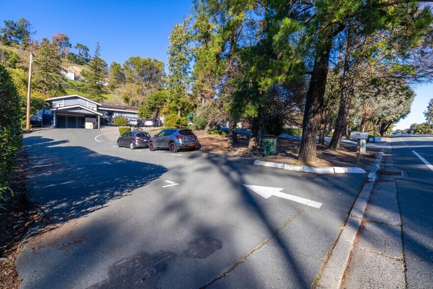 More Photos Of 3414 Deer Hill Rd, Lafayette Healthcare For Sale
