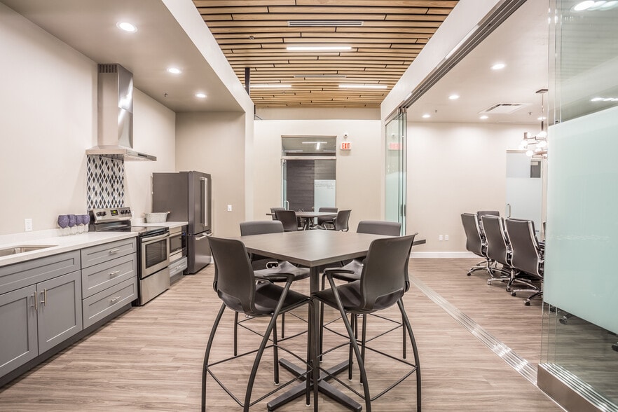 More Photos Of 1324 N Farrell Ct, Gilbert Warehouse For Sale