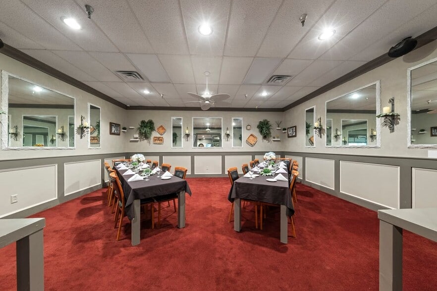 More Photos Of 4725 Vincennes Blvd, Cape Coral Restaurant For Sale