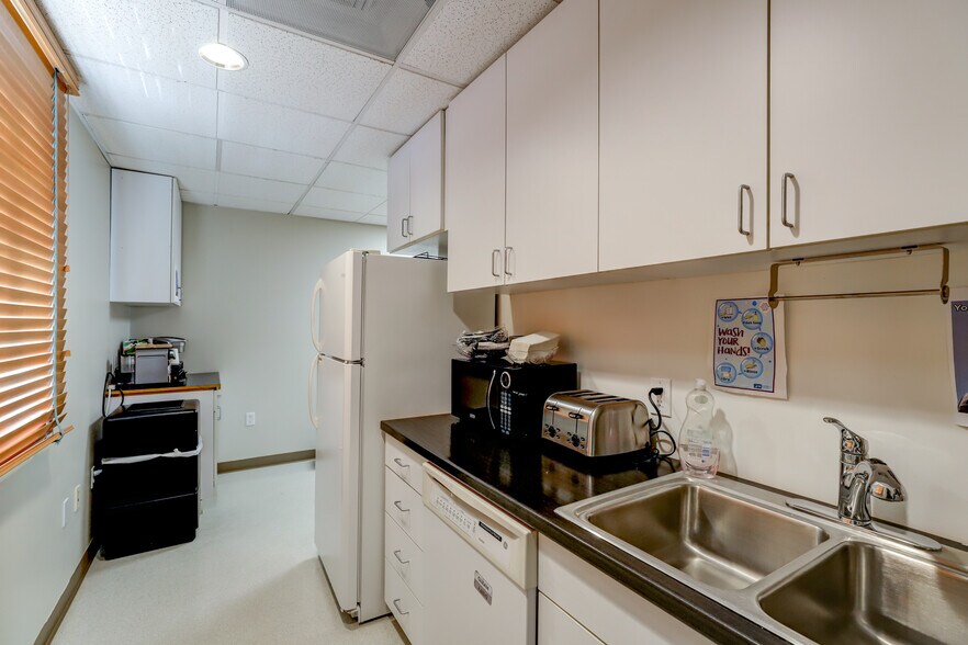 More Photos Of 155 El Camino Real, Tustin Office For Lease