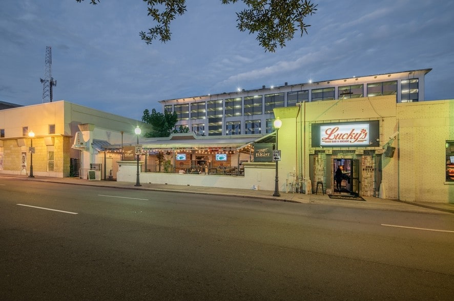 More Photos Of 300-314 N College St, Charlotte General Retail For Lease