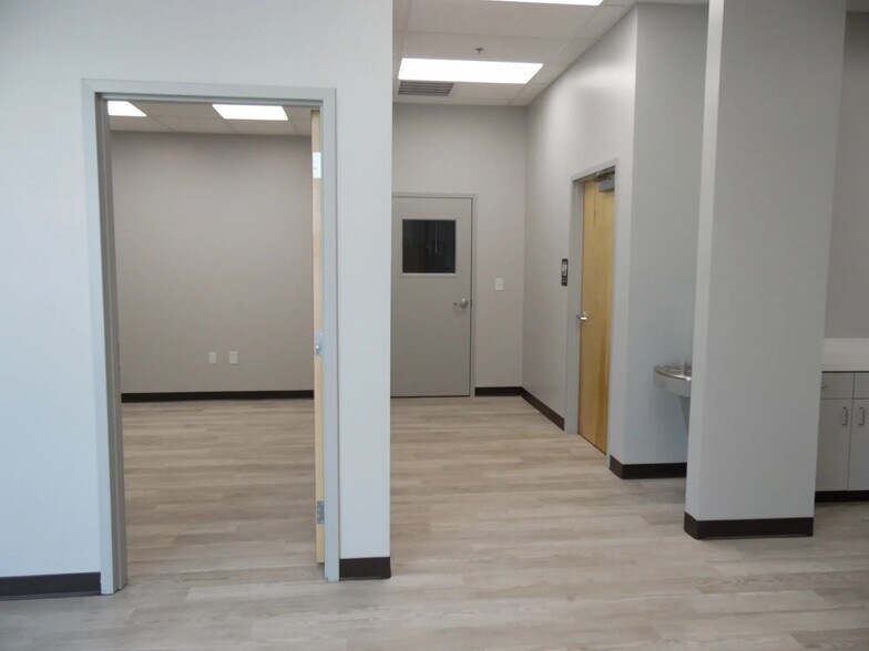 More Photos Of 252 Plemmons Rd, Duncan Unknown For Lease