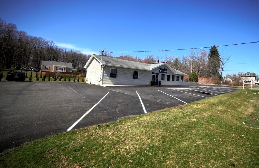 More Photos Of 2039 State Route 208, Montgomery Freestanding For Sale