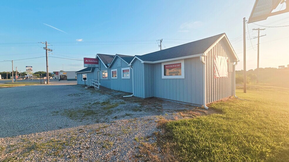 More Photos Of 1801 S National, Fort Scott Convenience Store For Sale