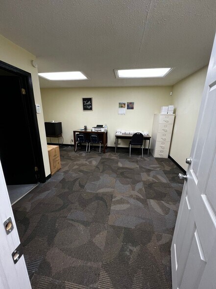 More Photos Of 1540 Highway 19 N, Thomaston Storefront For Lease