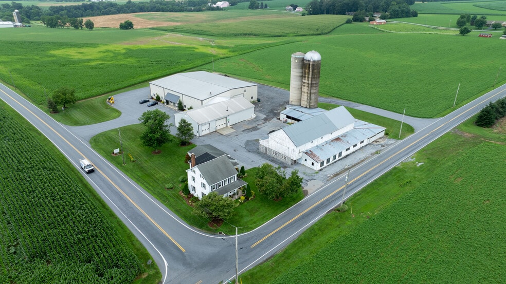 More Photos Of 608 Fairview Rd, Manheim Specialty For Lease