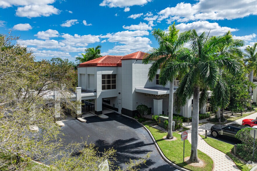More Photos Of 6435 Naples Blvd, Naples Serviced Offices For Lease