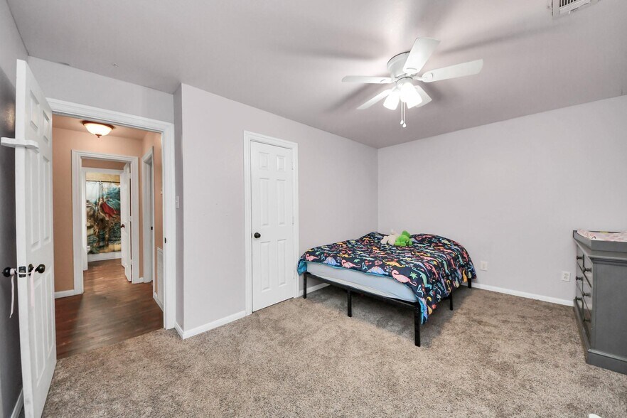 More Photos Of 2534 Garden Rd, Pearland Specialty For Sale