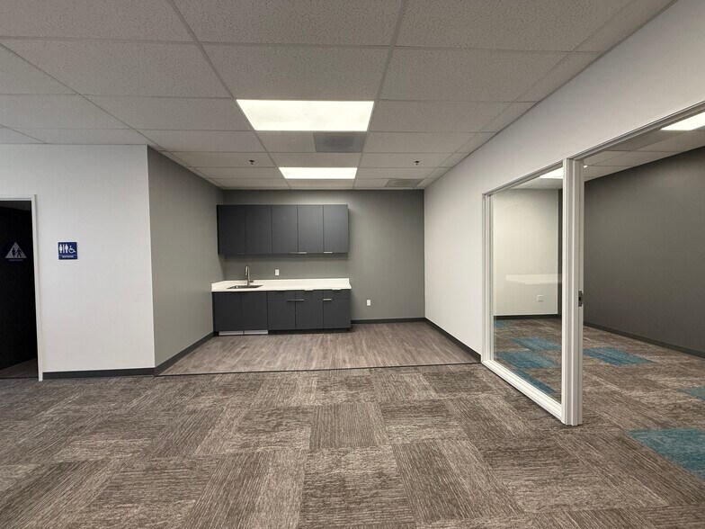 More Photos Of 9935 Horn Rd, Sacramento Warehouse For Lease