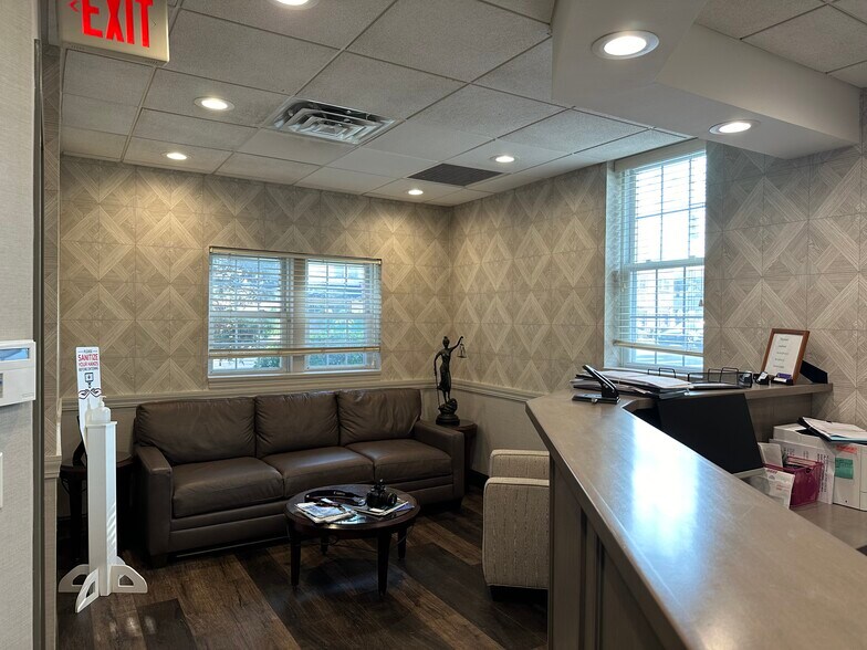More Photos Of 394 Old Country Rd, Garden City Office For Sale