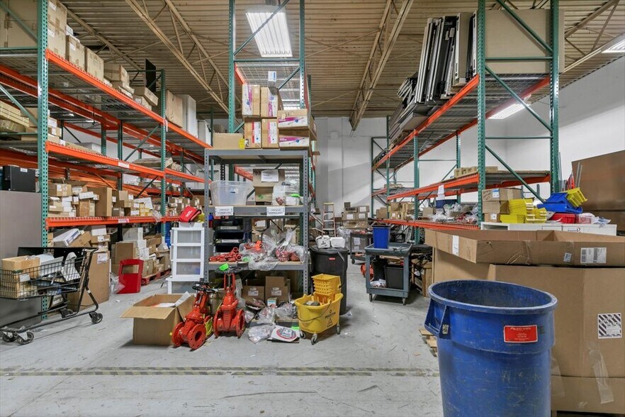 More Photos Of 118 Quinnipiac Ave, North Haven Warehouse For Lease