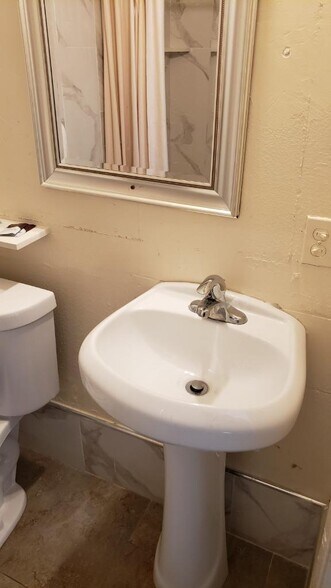 More Photos Of 14710 Bleeker St, Sylmar Hotel For Sale